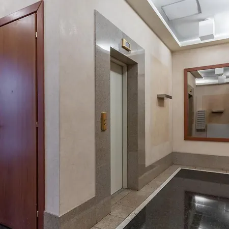 Premier 2bd Old Town דירה