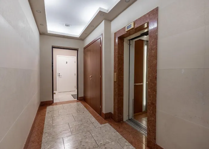 Premier 2bd Old Town