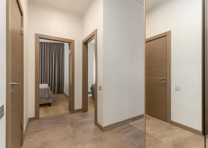 Premier 2bd Old Town *