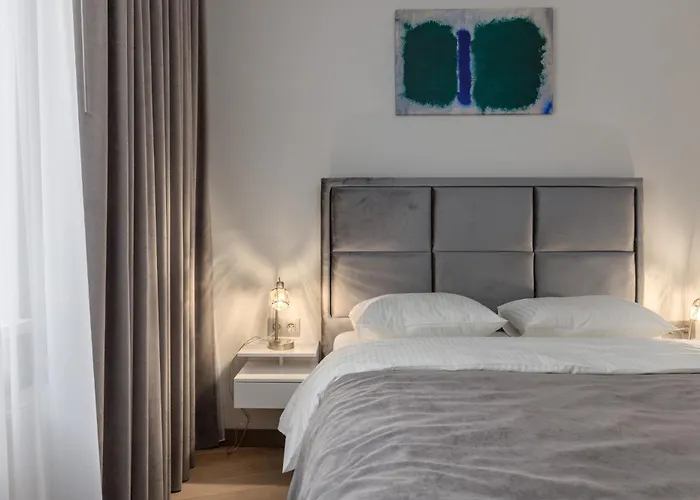 Apartment Premier 2bd Old Town