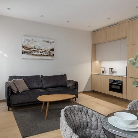 Premier 2bd Old Town Apartment *